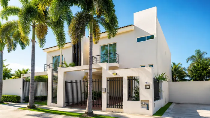 Fachada de casa vendida por Bahía Residencial