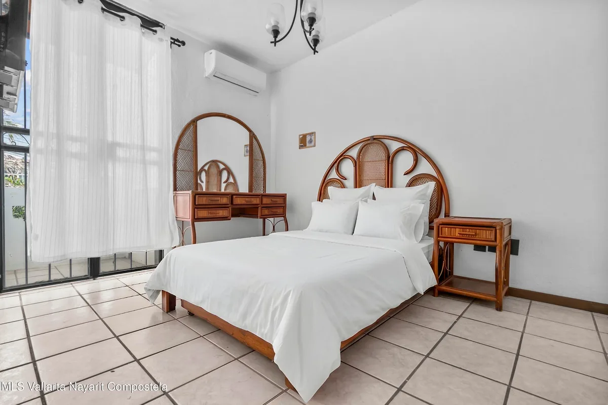 106 Privada Costa Alegre Casa Alegre JA