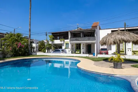 Casa de 3 recámaras en coto privado con alberca · Paseo de la Ribera, Puerto Vallarta